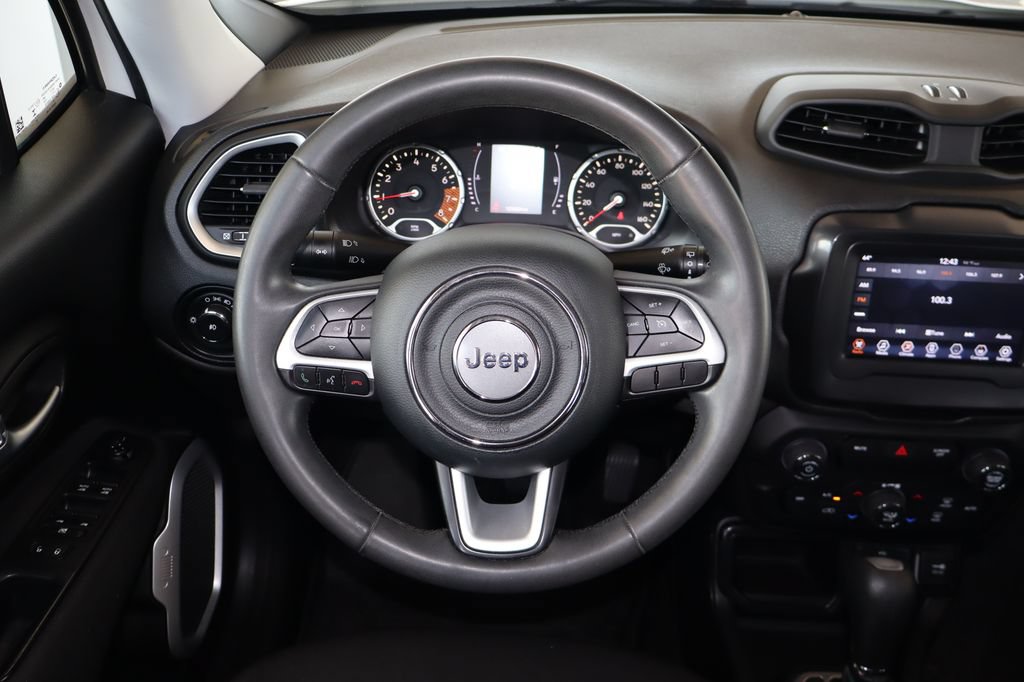 Used 2019 Jeep Renegade Latitude FWD image 18