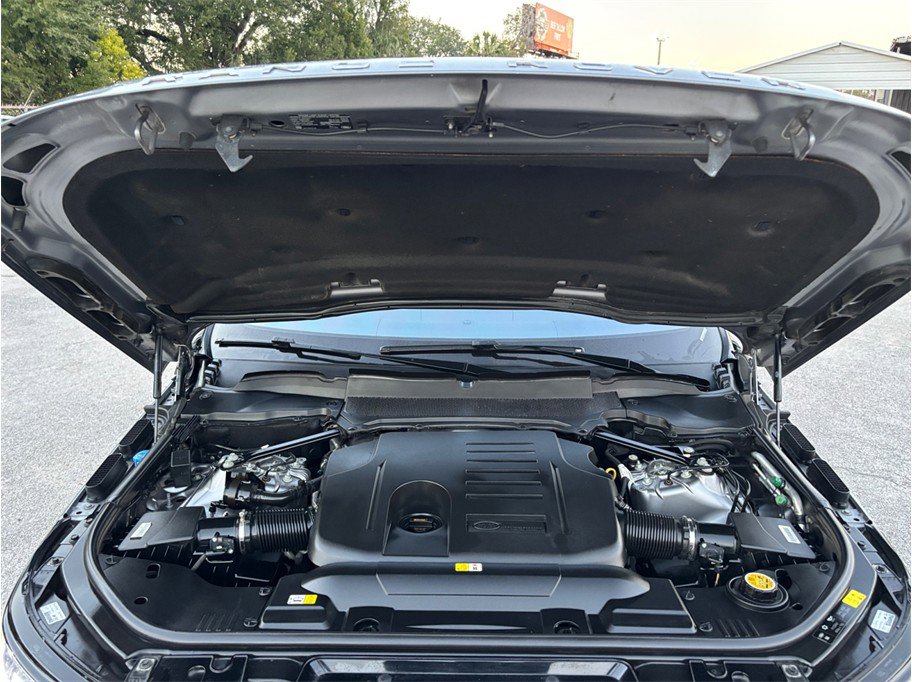 Used 2020 Land Rover Range Rover Sport SE image 52