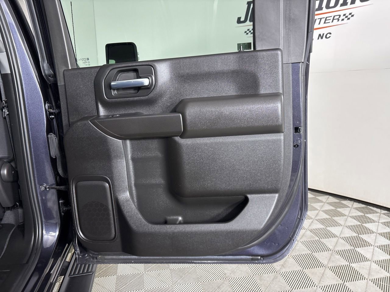 Used 2024 Chevrolet Silverado 2500 Custom w/ Custom Convenience Package image 24