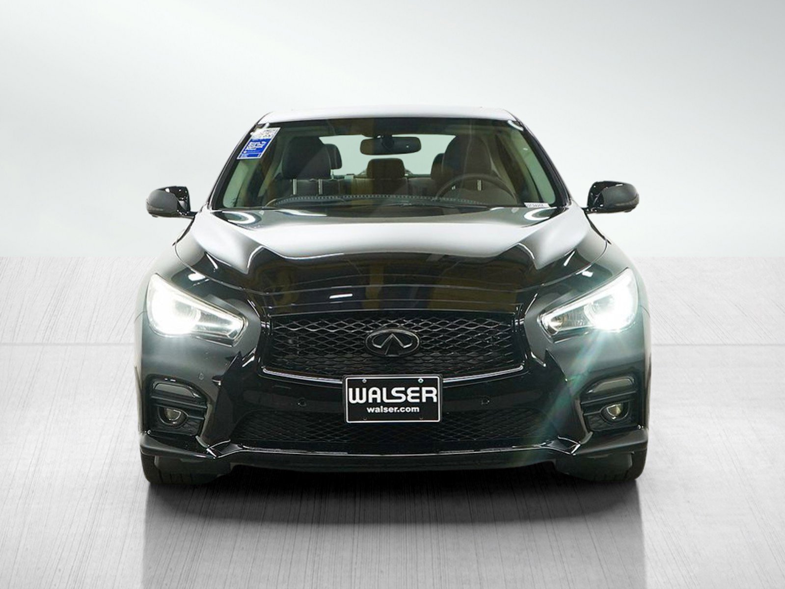 Used 2015 INFINITI Q50 AWD w/ Deluxe Touring Package image 8