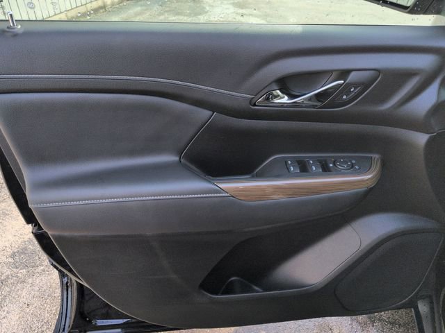 Used 2023 GMC Acadia SLE image 23