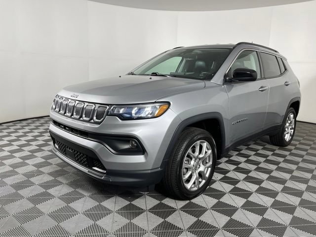 Used 2022 Jeep Compass Latitude AWD/4WD image 6