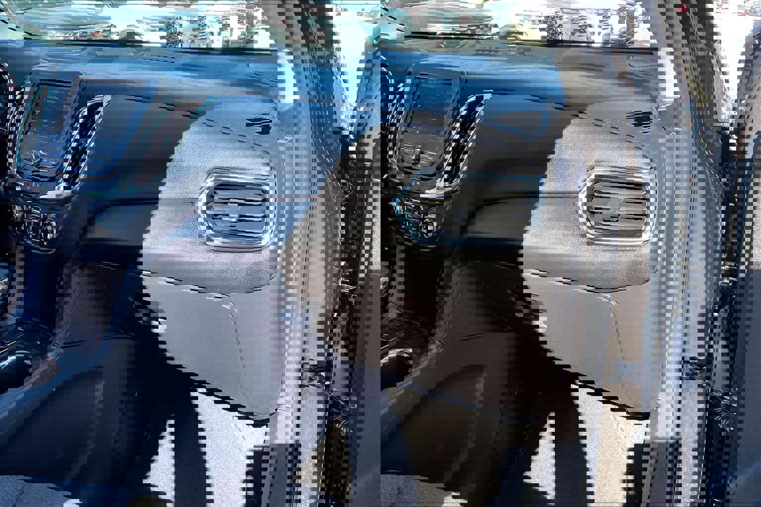 Used 2024 Chevrolet Equinox LT image 20