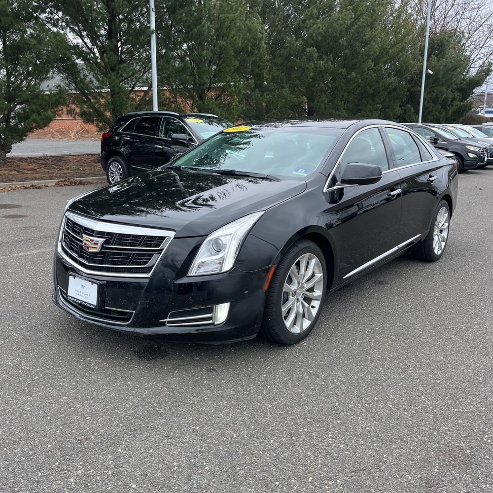 Used 2017 Cadillac XTS Luxury image 2