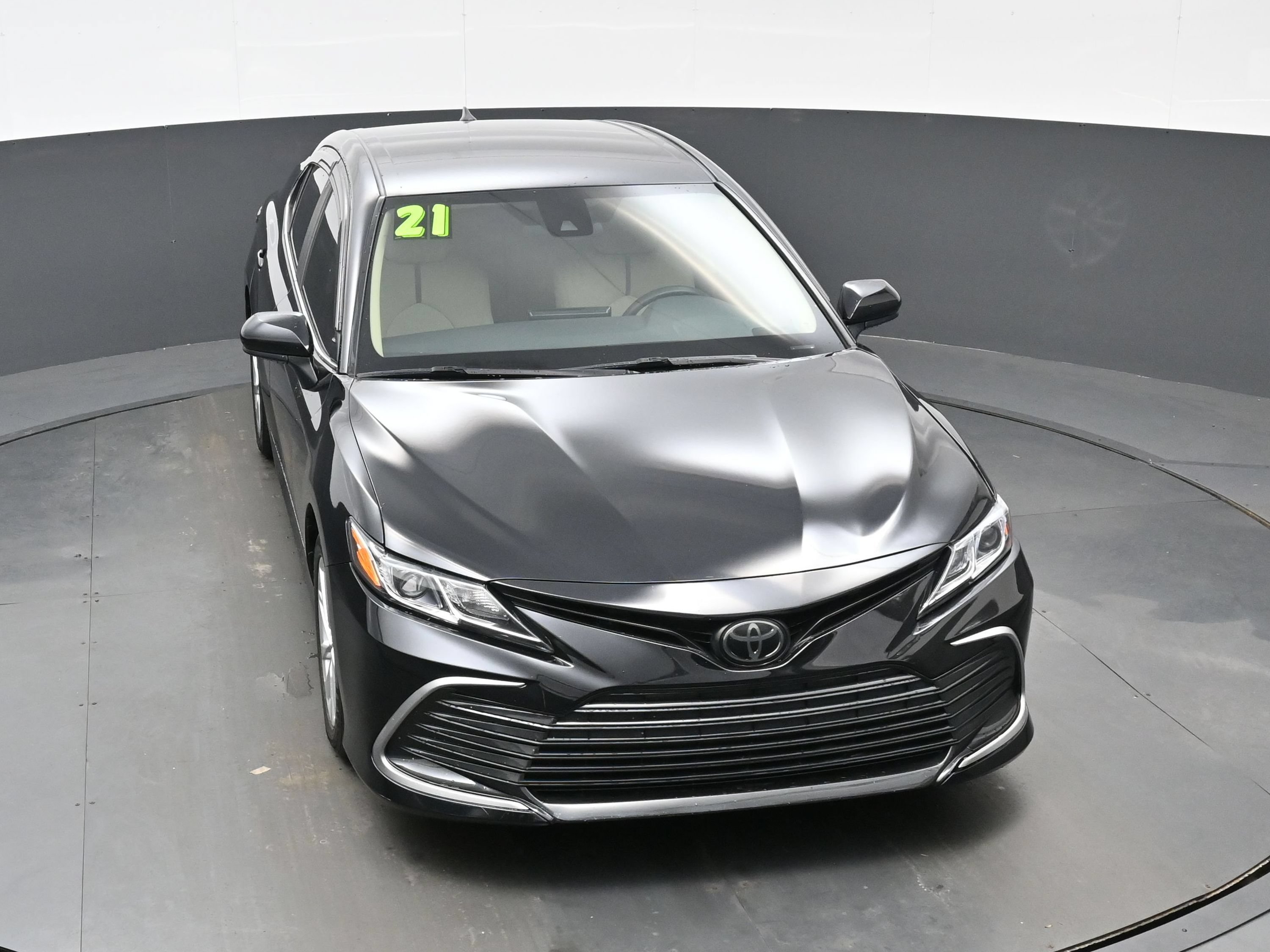 Used 2021 Toyota Camry LE FWD image 37