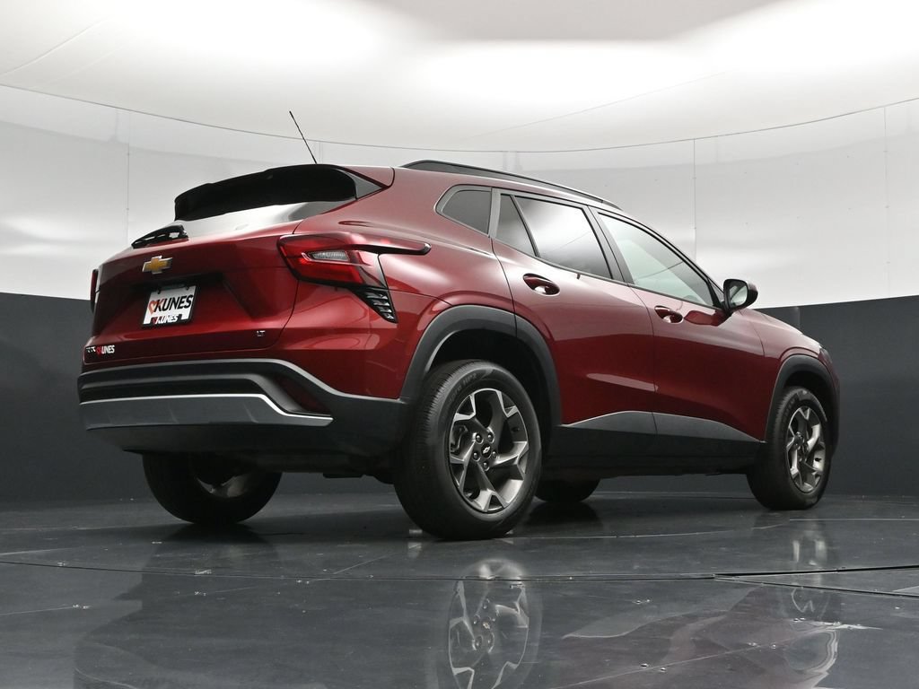 Used 2025 Chevrolet Trax LT w/ LT Convenience Package FWD image 49