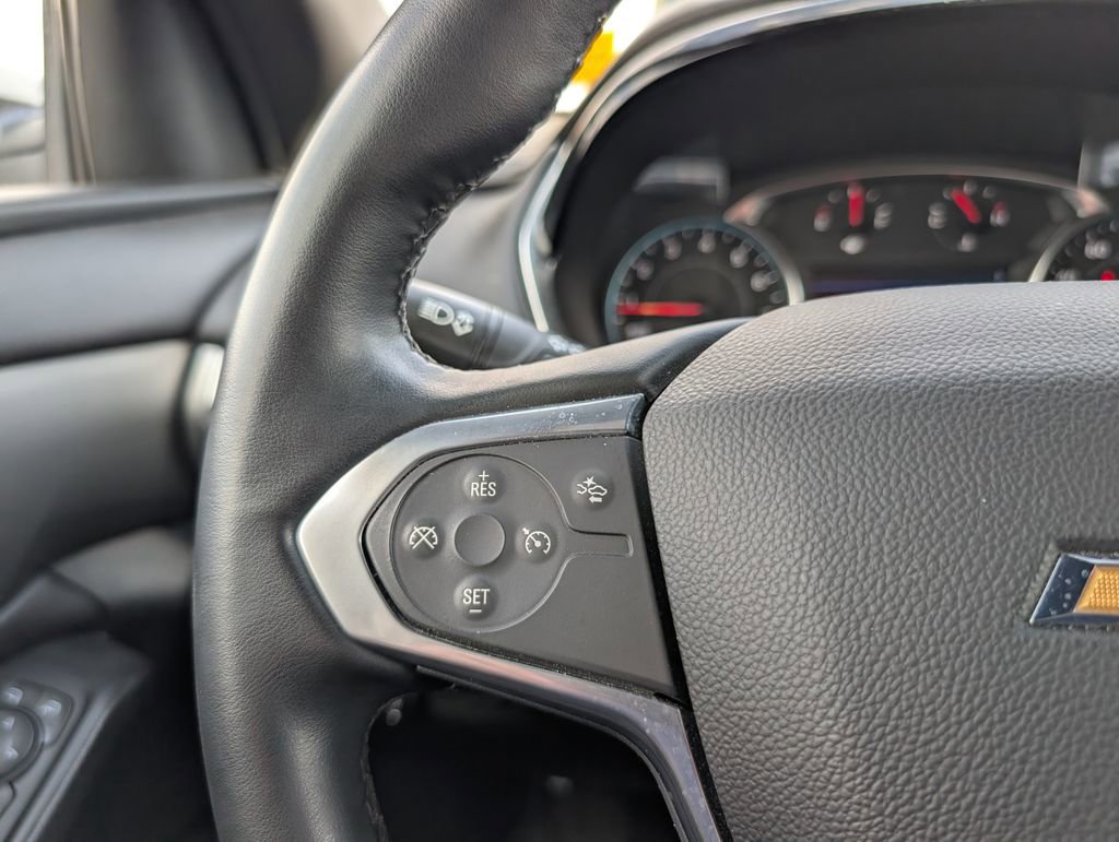 Used 2023 Chevrolet Traverse LT w/ Rear Camera Mirror Package image 13