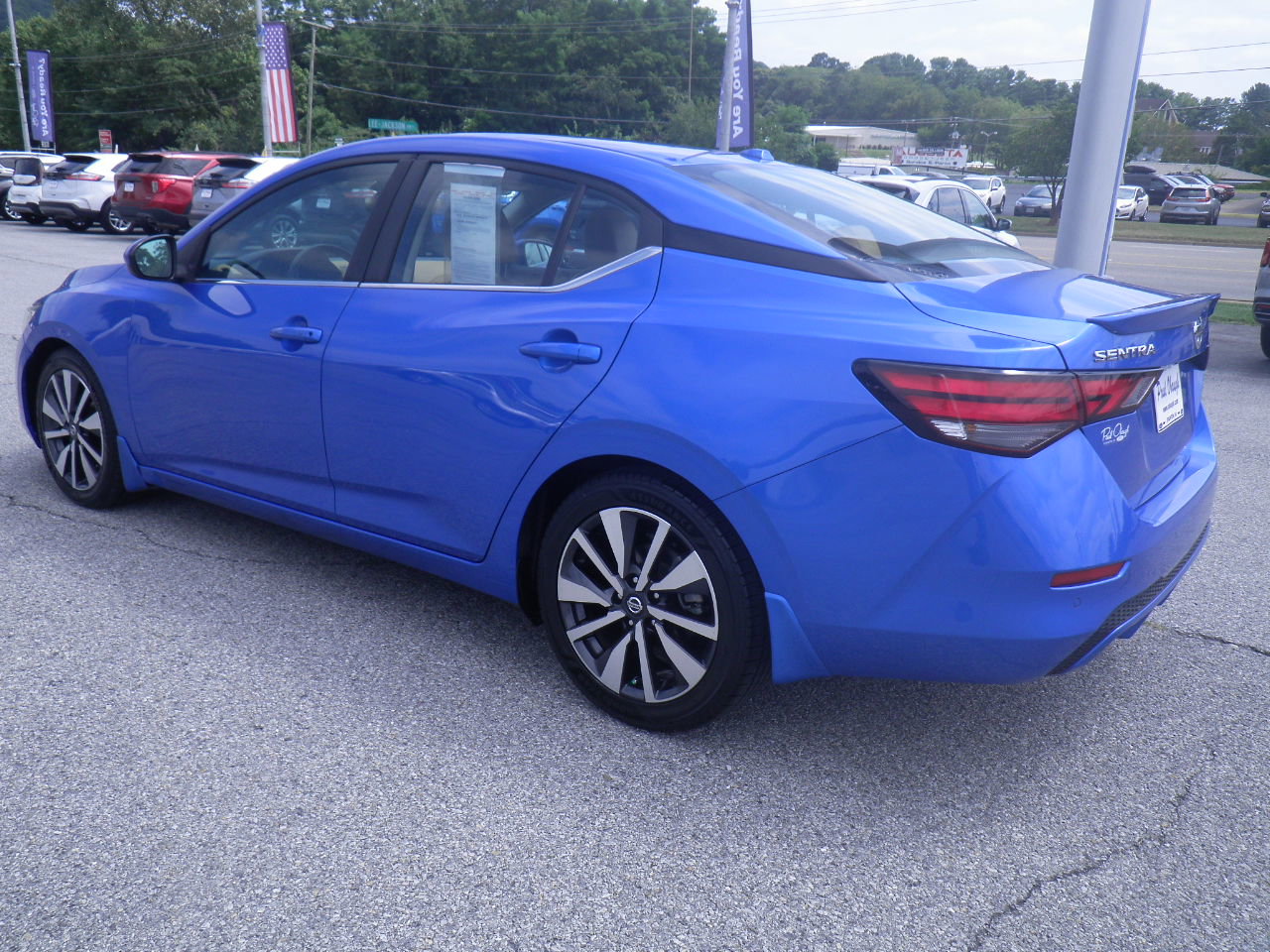 Used 2021 Nissan Sentra SV w/ SV Premium Package image 4