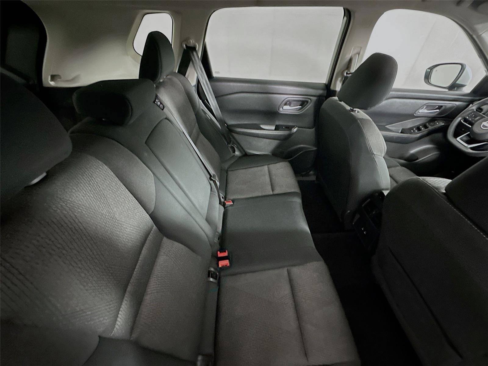 Used 2024 Nissan Rogue SV image 24