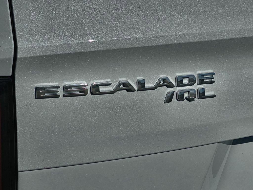 Used 2026 Cadillac Escalade IQL Luxury image 10
