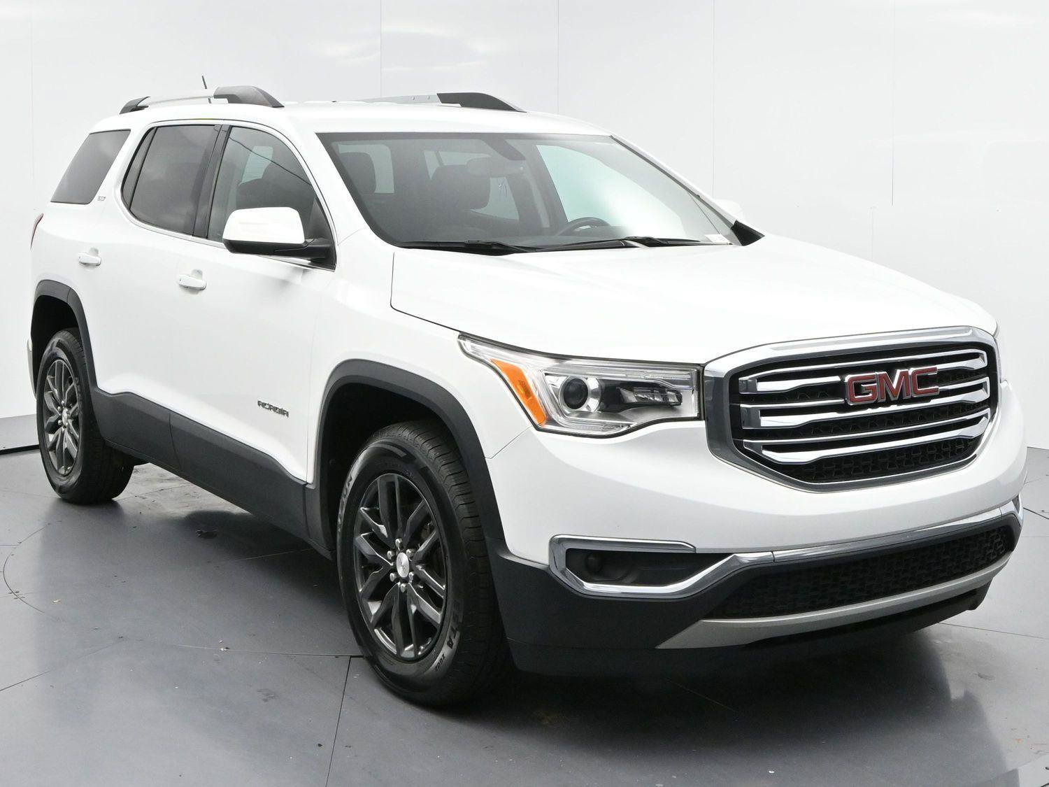 Used 2019 GMC Acadia SLT FWD image 2