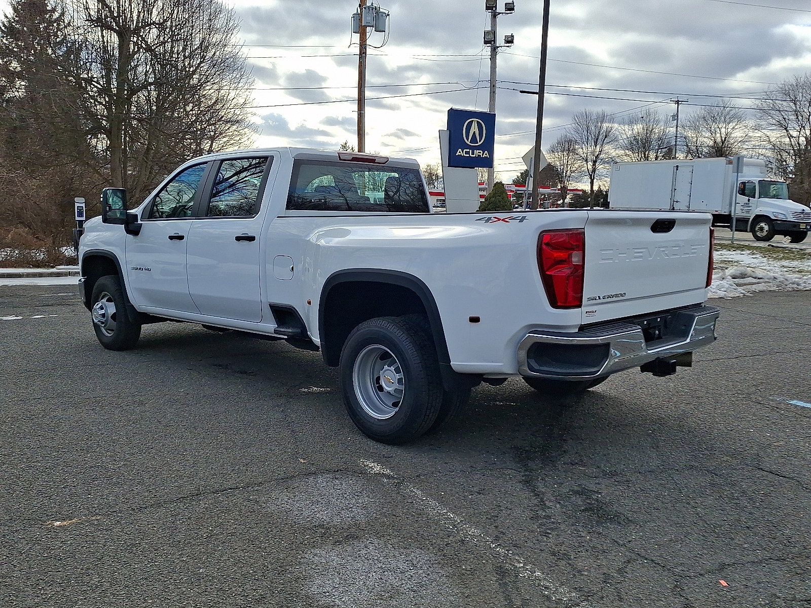 Used 2024 Chevrolet Silverado 3500 W/T image 4