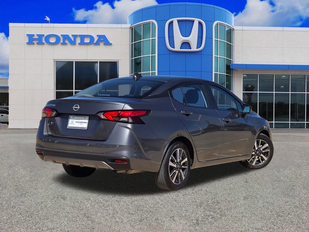 Used 2025 Nissan Versa SV image 3