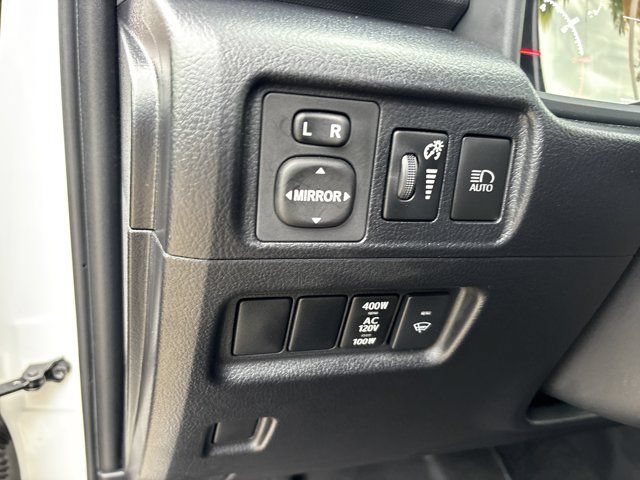 Used 2023 Toyota 4Runner 40th Anniversary SE AWD/4WD image 25