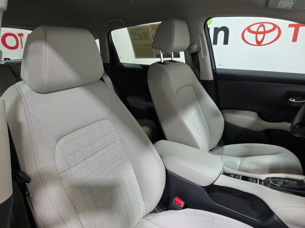 Used 2026 Honda HR-V LX image 12