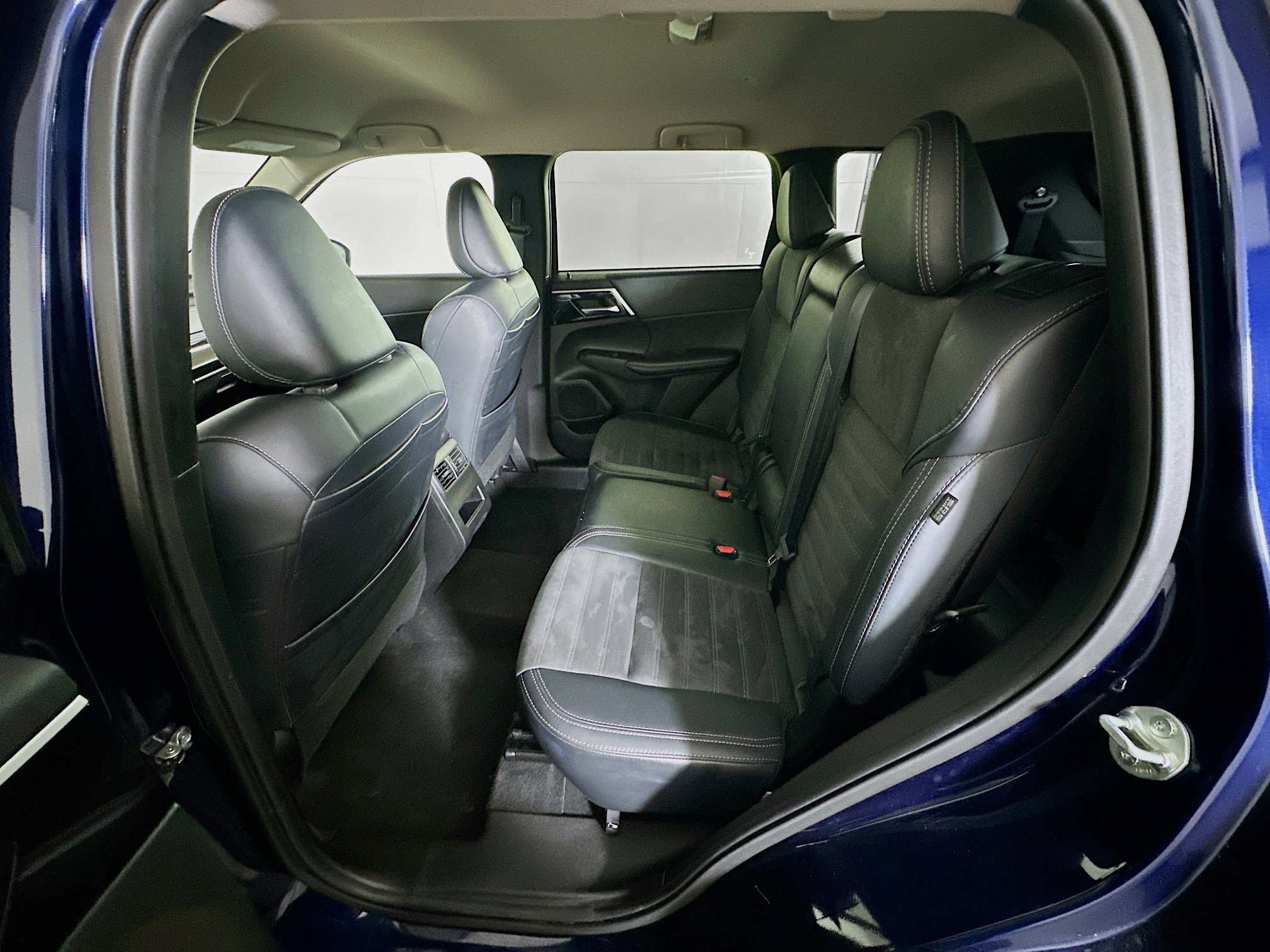 Used 2024 Mitsubishi Outlander SE FWD image 29