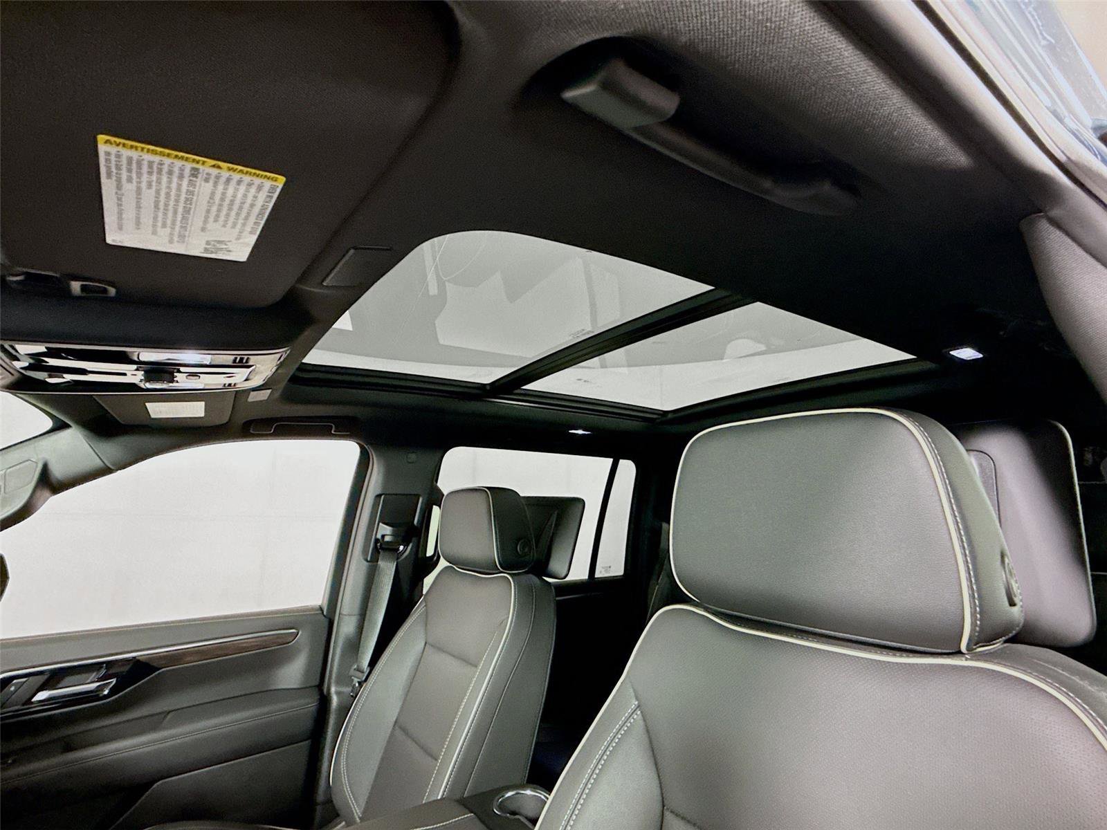 New 2026 Chevrolet Suburban Premier image 18