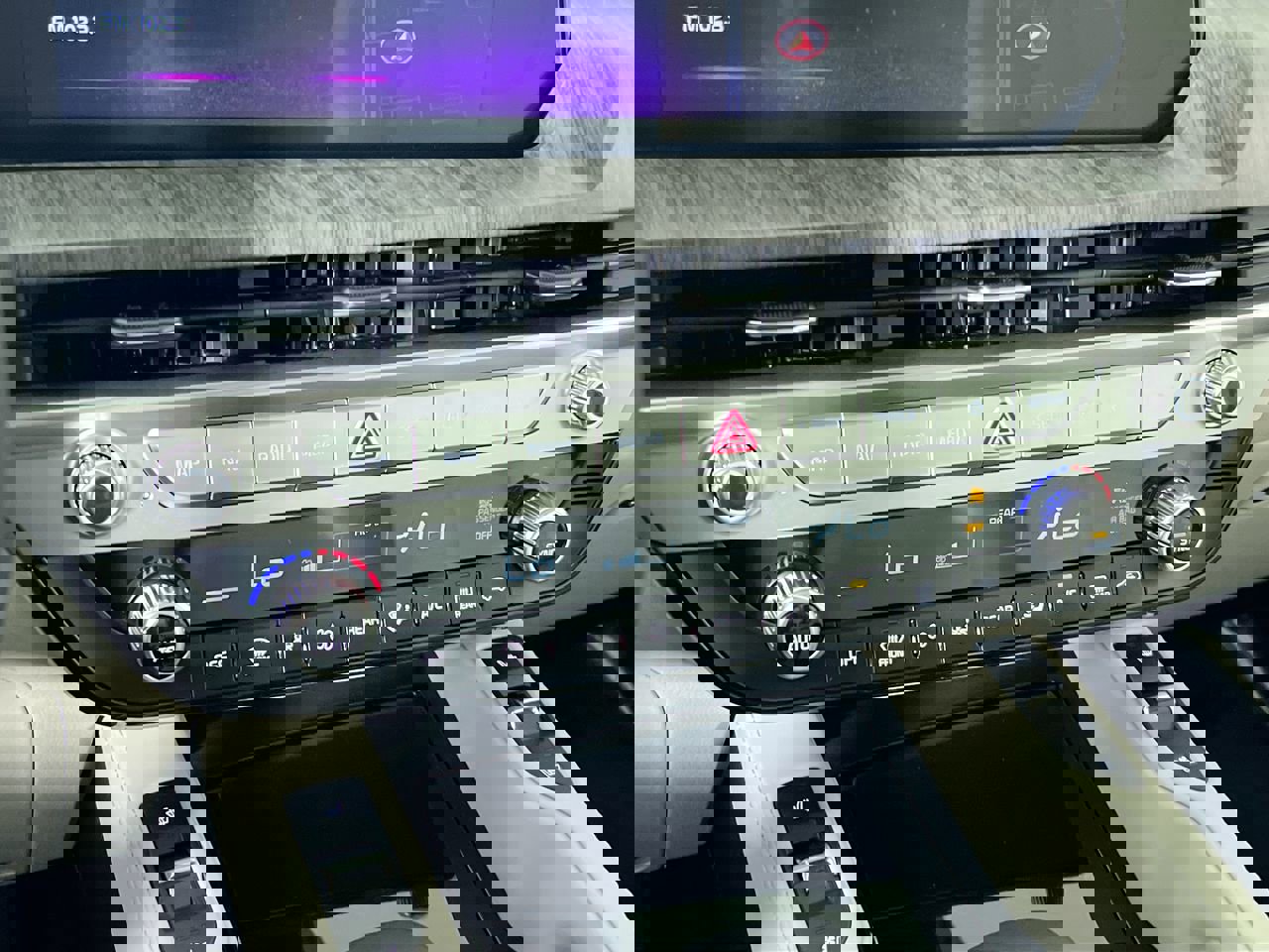 Certified 2024 Kia Telluride EX w/ EX Captain's Chair Package FWD image 22