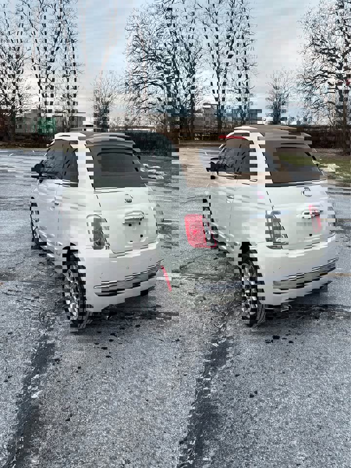 Used 2015 FIAT 500 Lounge w/ Luxury Leather Package image 3