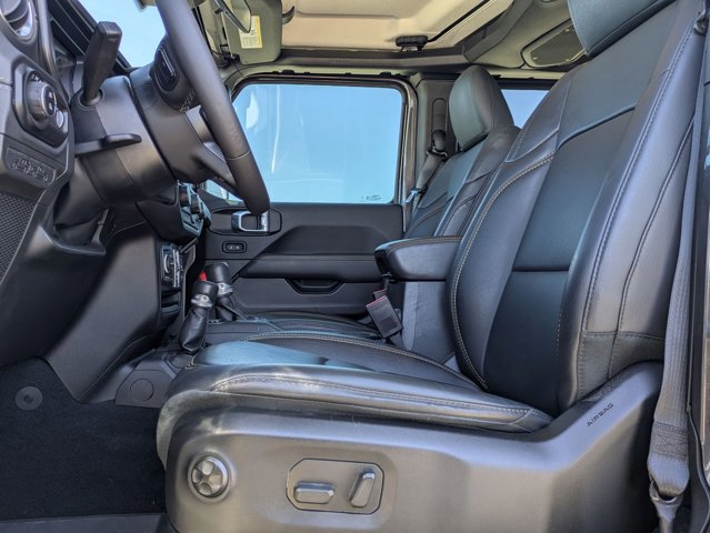 Used 2025 Jeep Gladiator Sport image 15