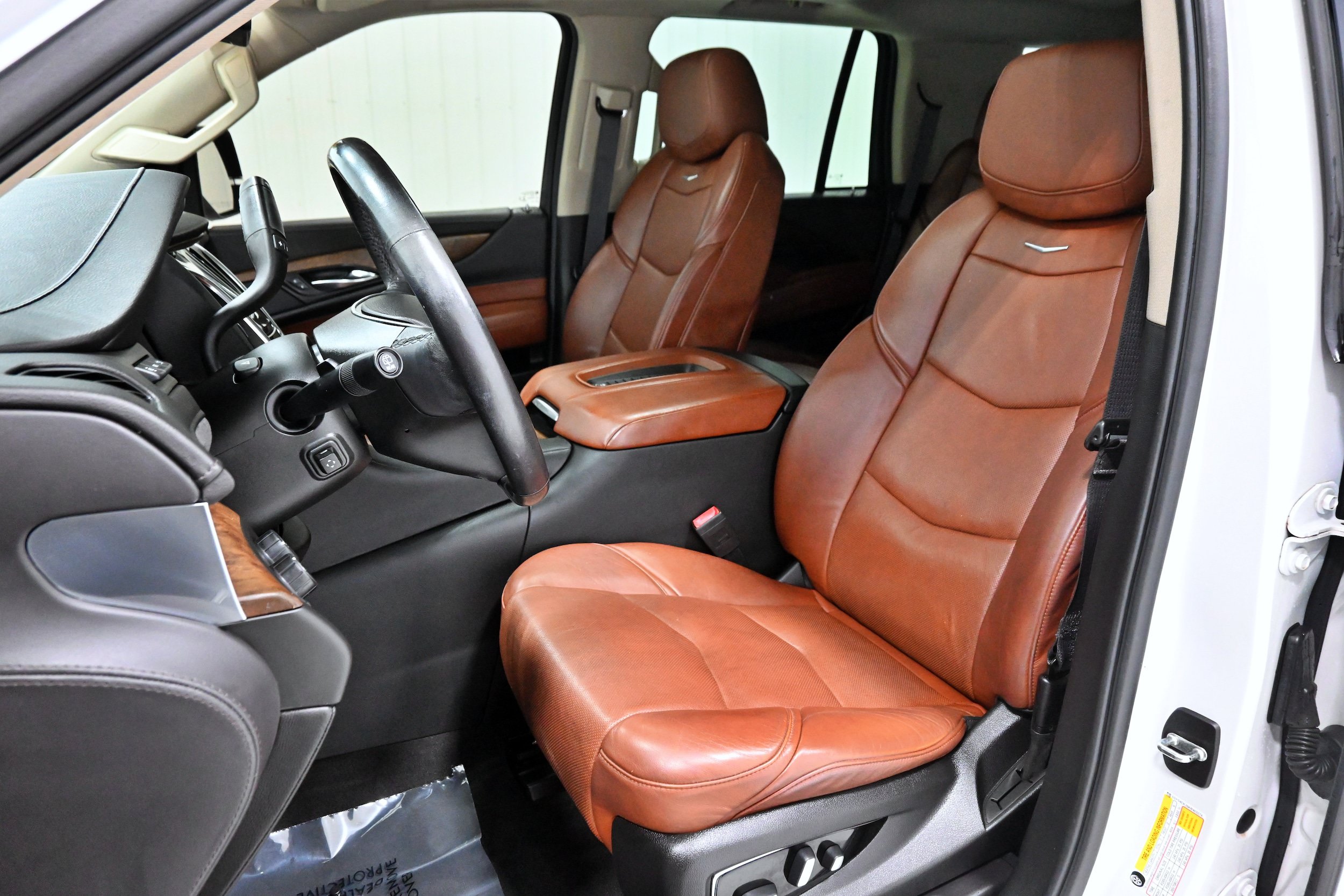 Used 2019 Cadillac Escalade Premium Luxury AWD/4WD image 6
