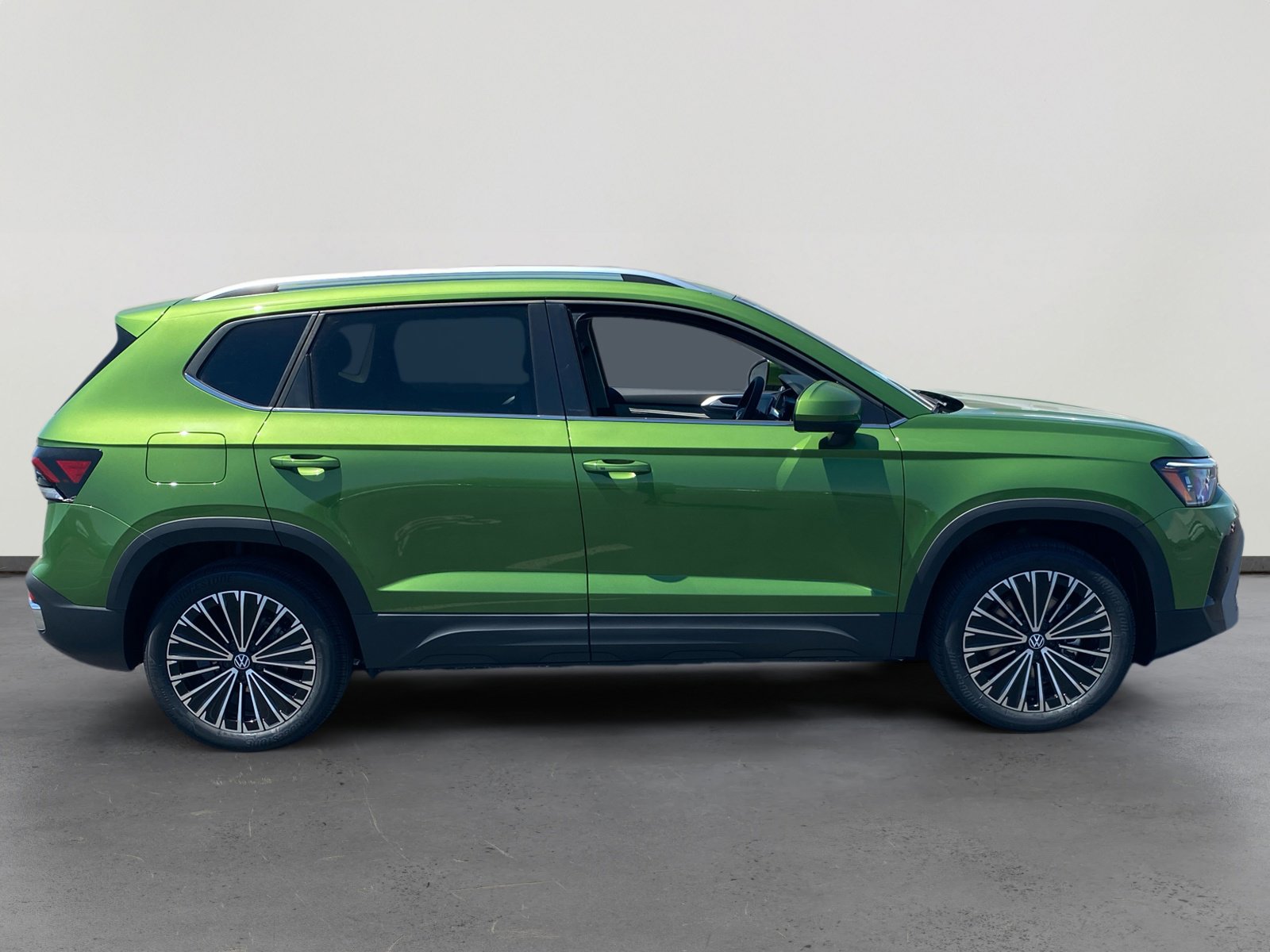 New 2025 Volkswagen Taos SE image 6