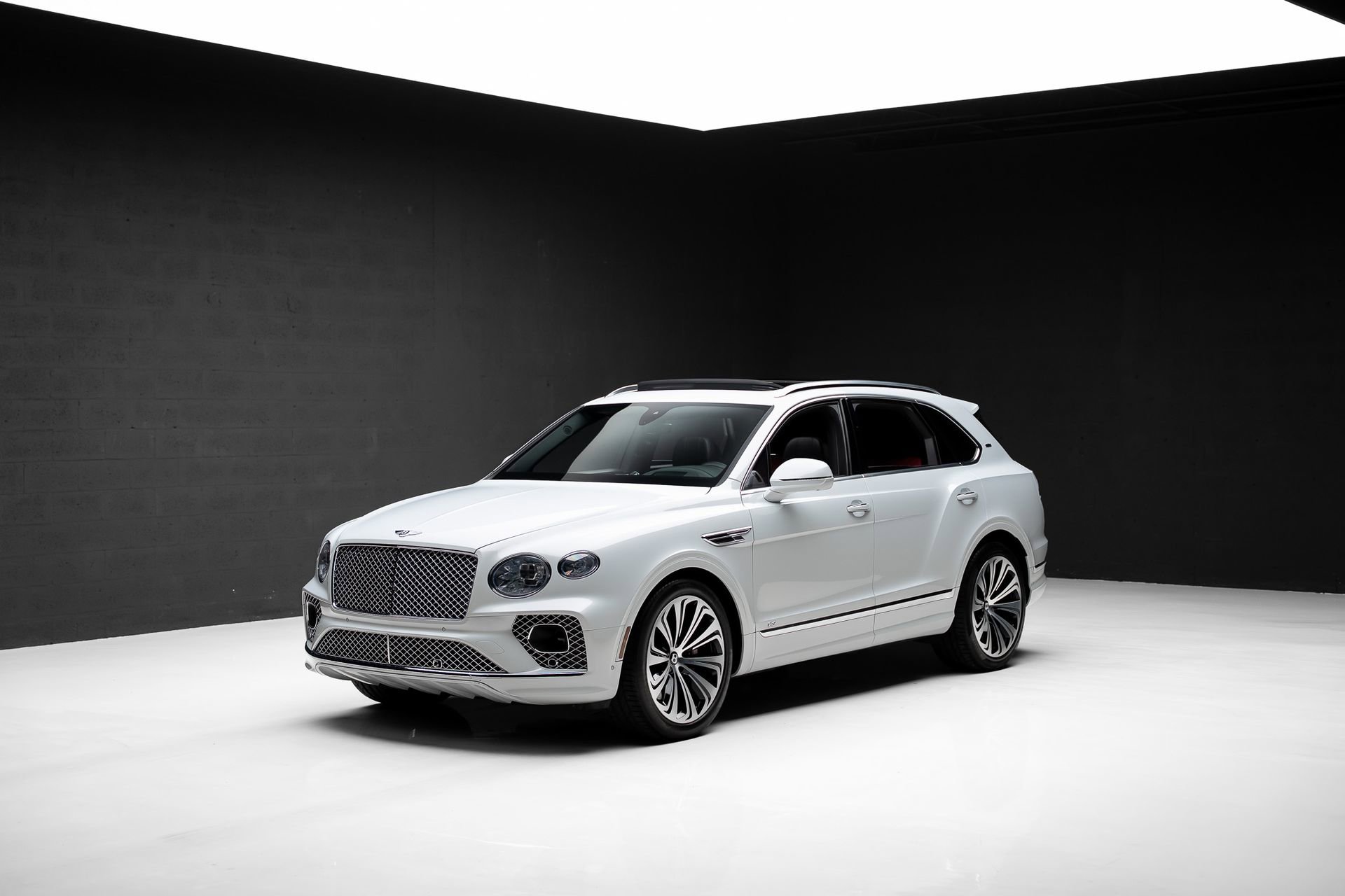 Used 2021 Bentley Bentayga AWD/4WD image 4