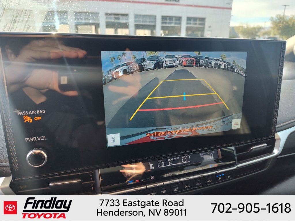 Certified 2025 Toyota Sienna Limited FWD image 27