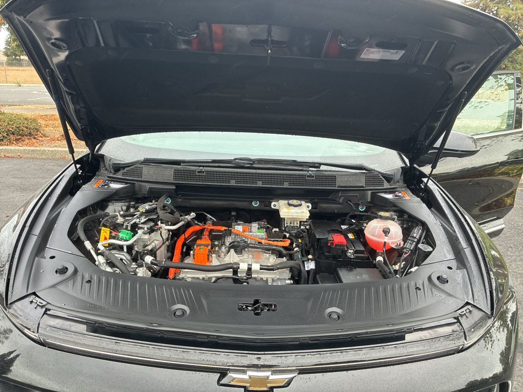Used 2024 Chevrolet Equinox EV LT FWD image 13