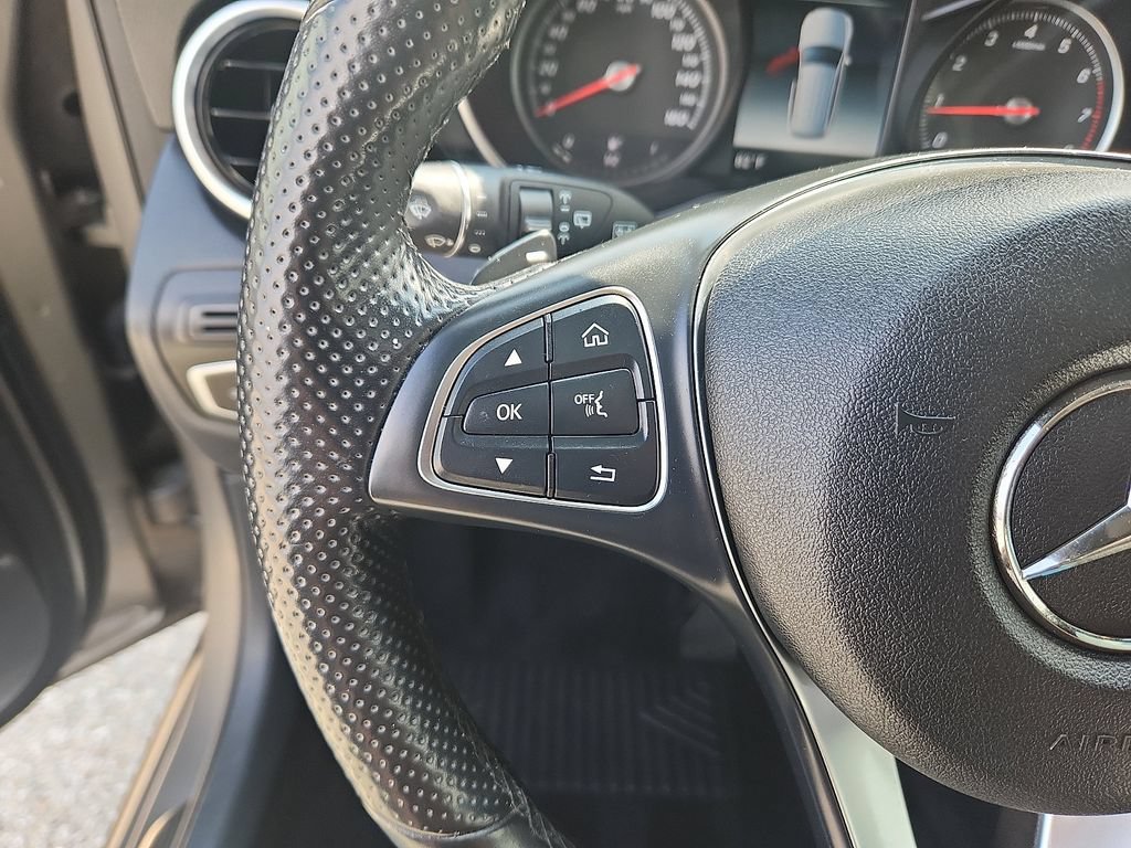Used 2019 Mercedes-Benz GLC 300 4MATIC w/ Premium Package image 16