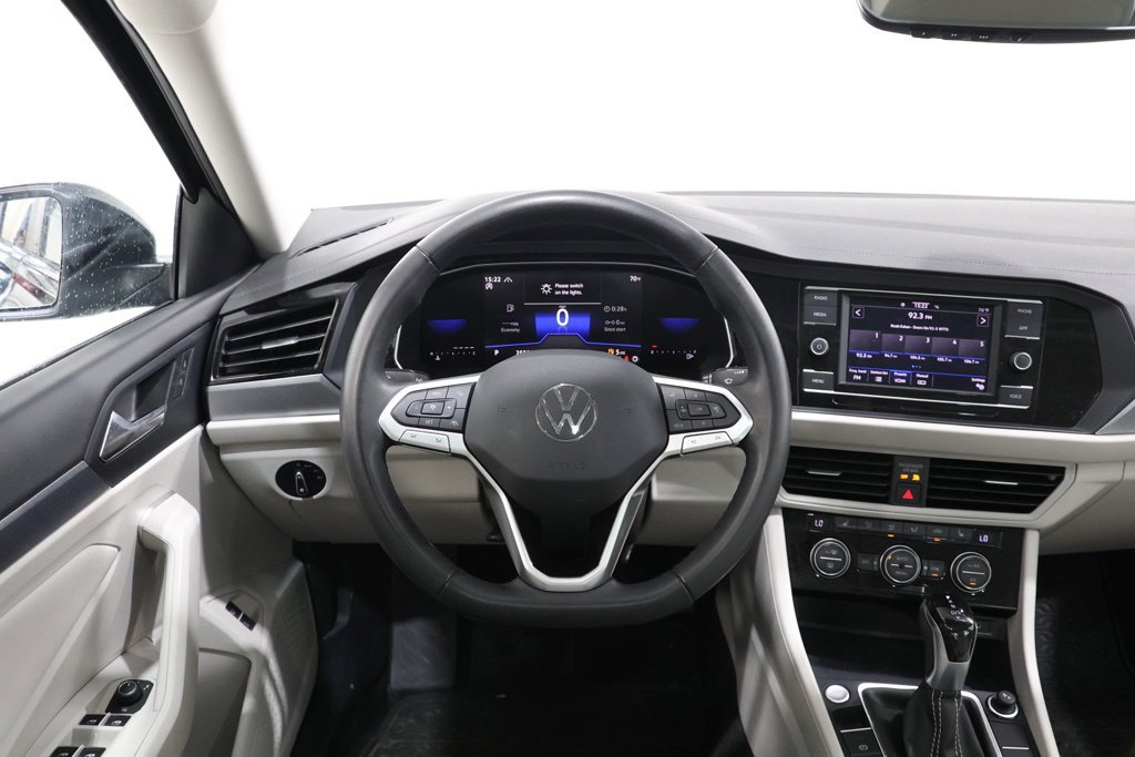 Used 2024 Volkswagen Jetta SE w/ Panoramic Sunroof Package FWD image 13