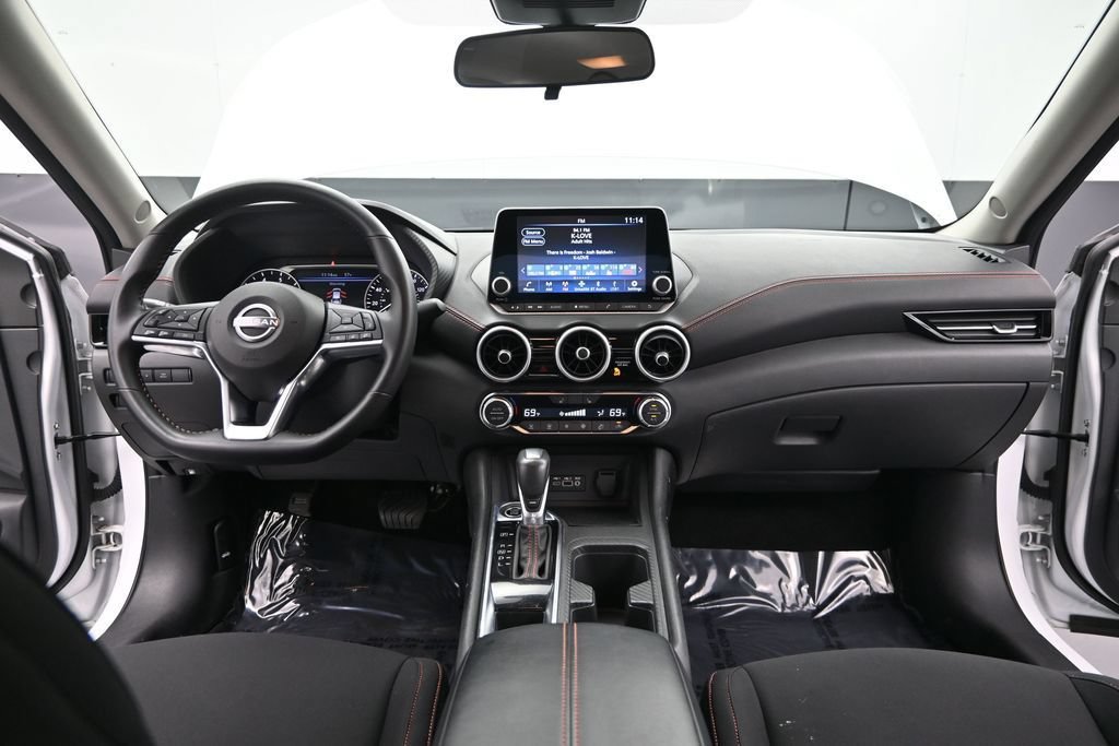 Used 2025 Nissan Sentra SR FWD image 31
