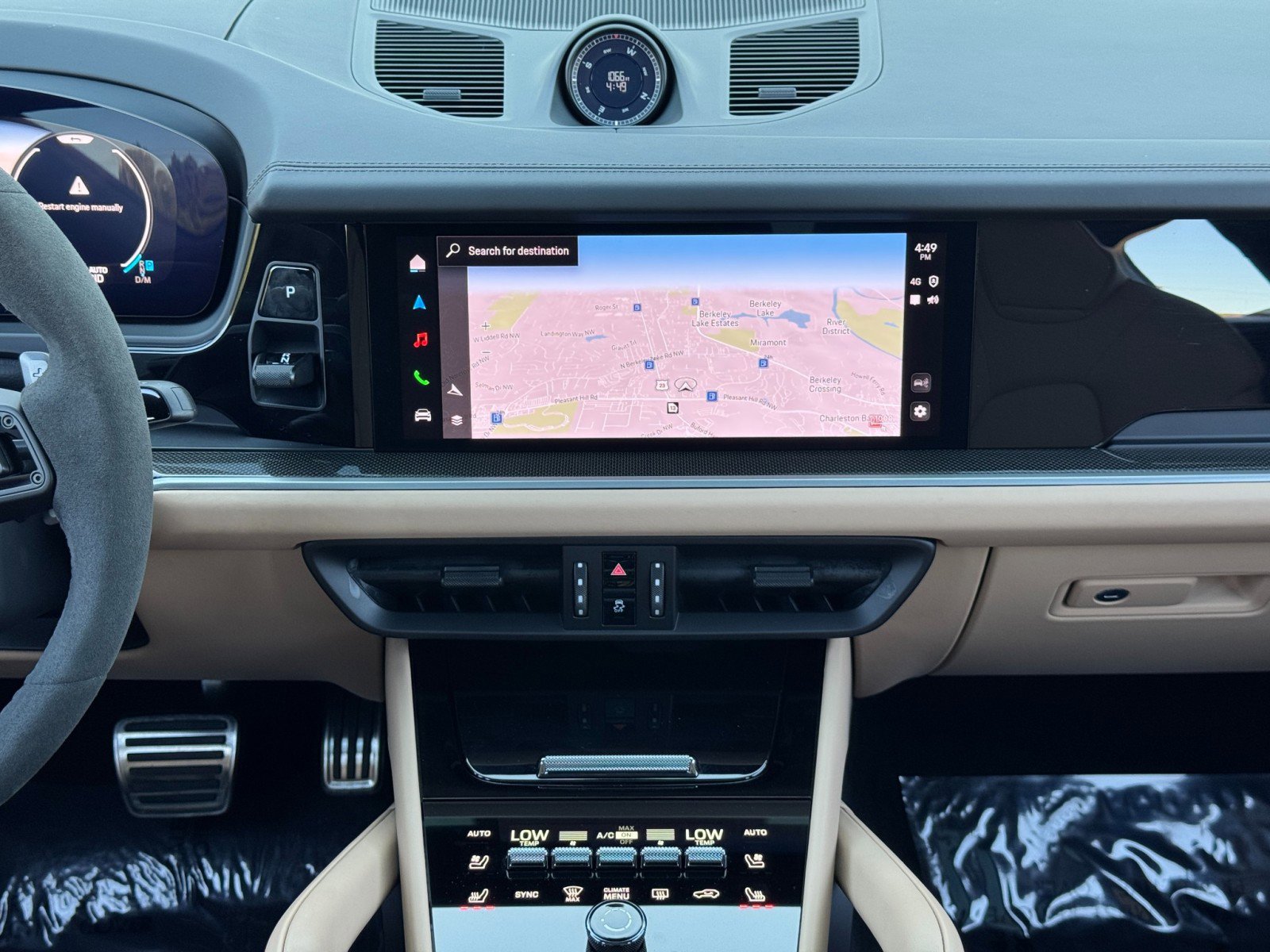 Used 2024 Porsche Cayenne Turbo AWD/4WD image 26