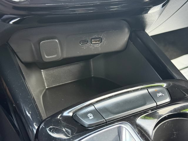 Certified 2024 Chevrolet Trax RS FWD image 15