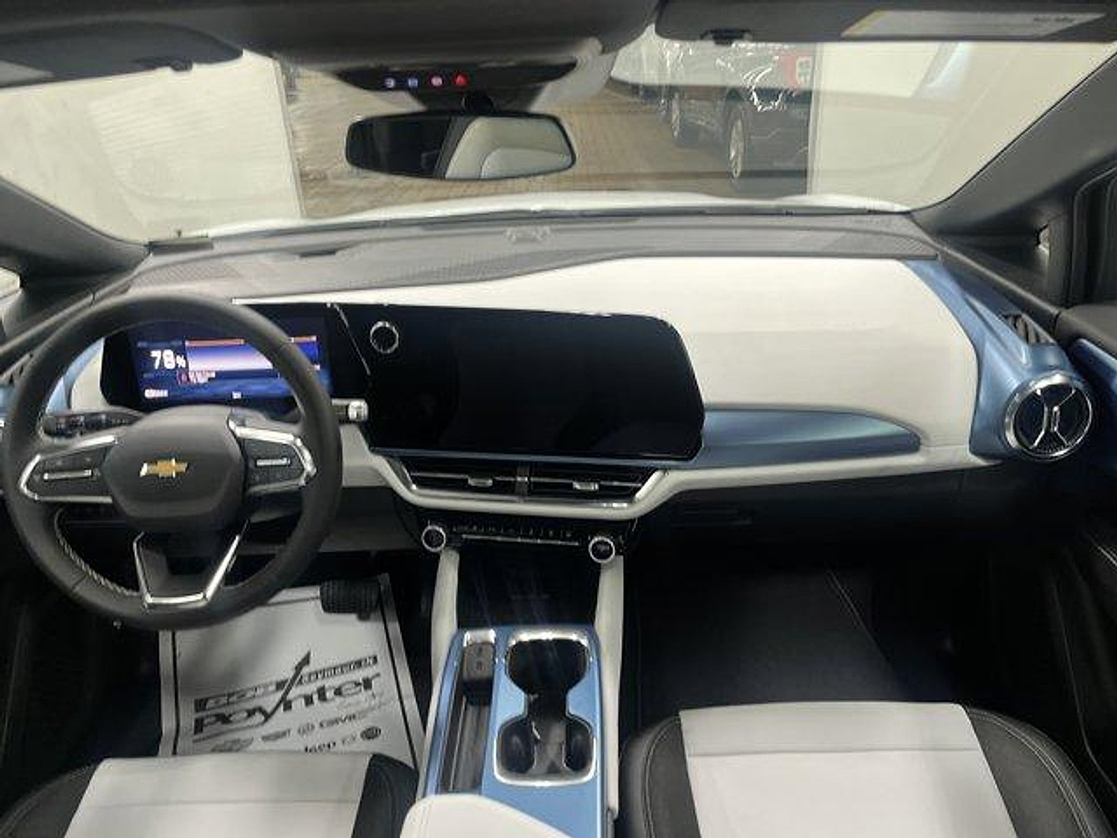 New 2026 Chevrolet Equinox EV LT AWD/4WD image 17
