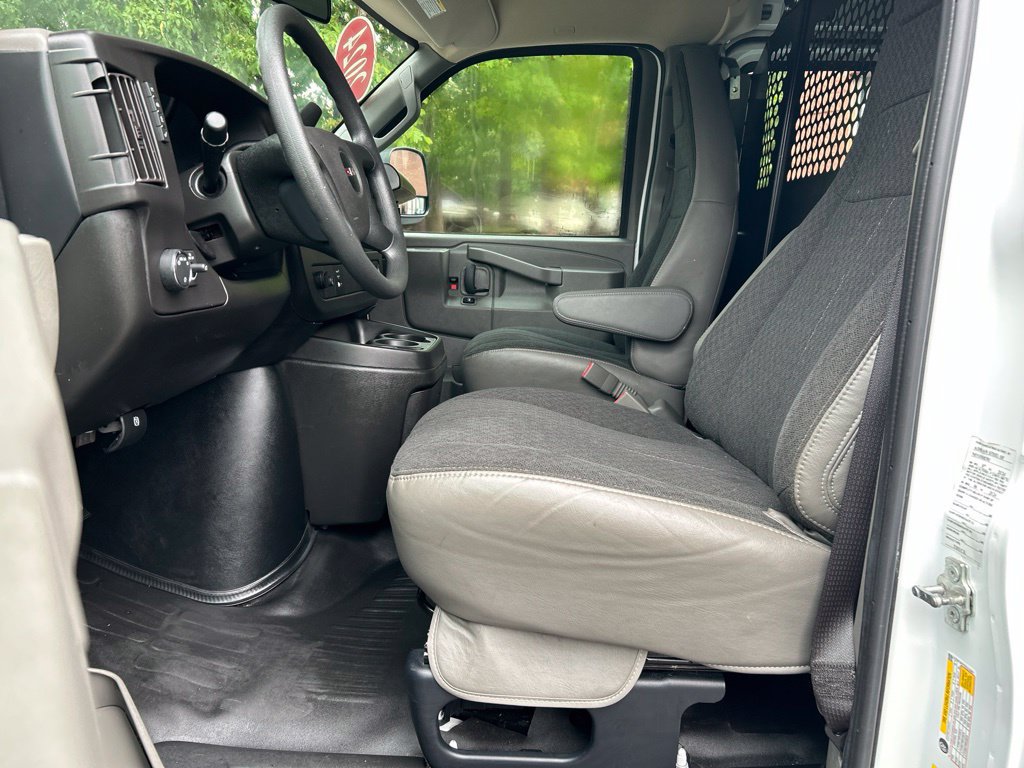 Used 2024 GMC Savana 2500 w/ Driver Convenience Package RWD image 17