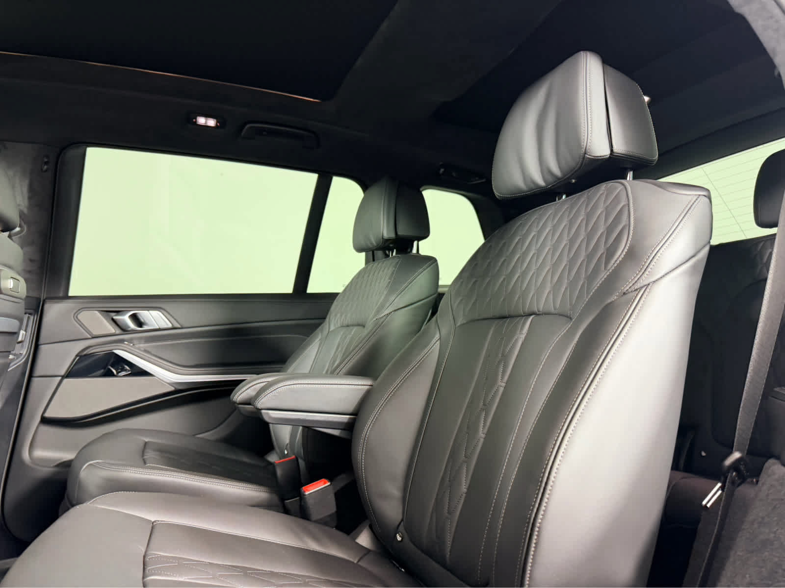 New 2026 BMW ALPINA XB7 AWD/4WD image 18