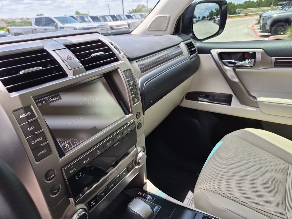 Used 2020 Lexus GX 460 Premium w/ Premium Package AWD/4WD image 27