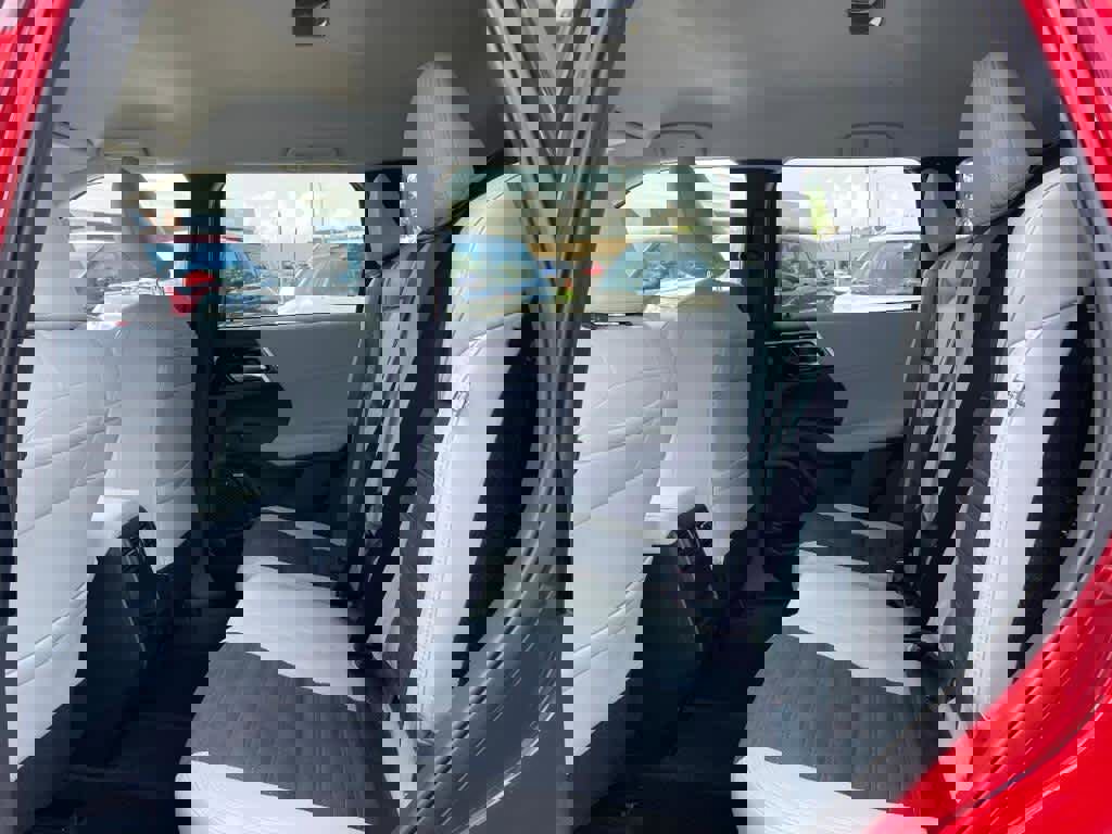 New 2025 Mitsubishi Outlander SE image 13