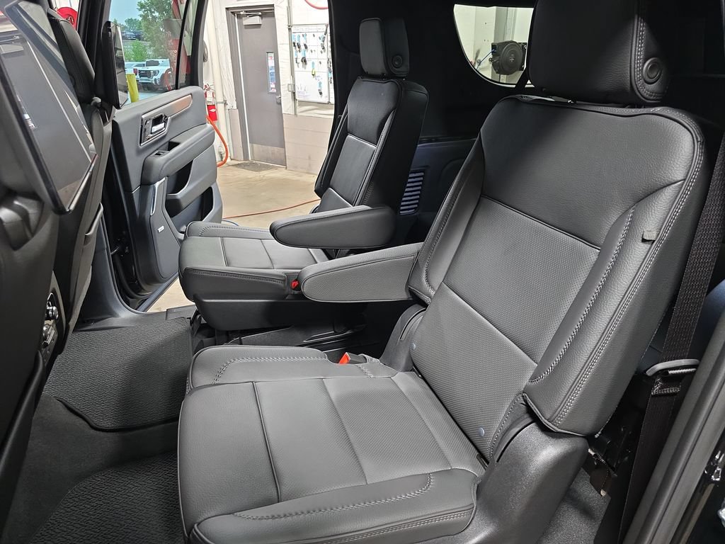 New 2026 GMC Yukon XL Denali w/ Advanced Technology Package AWD/4WD image 15