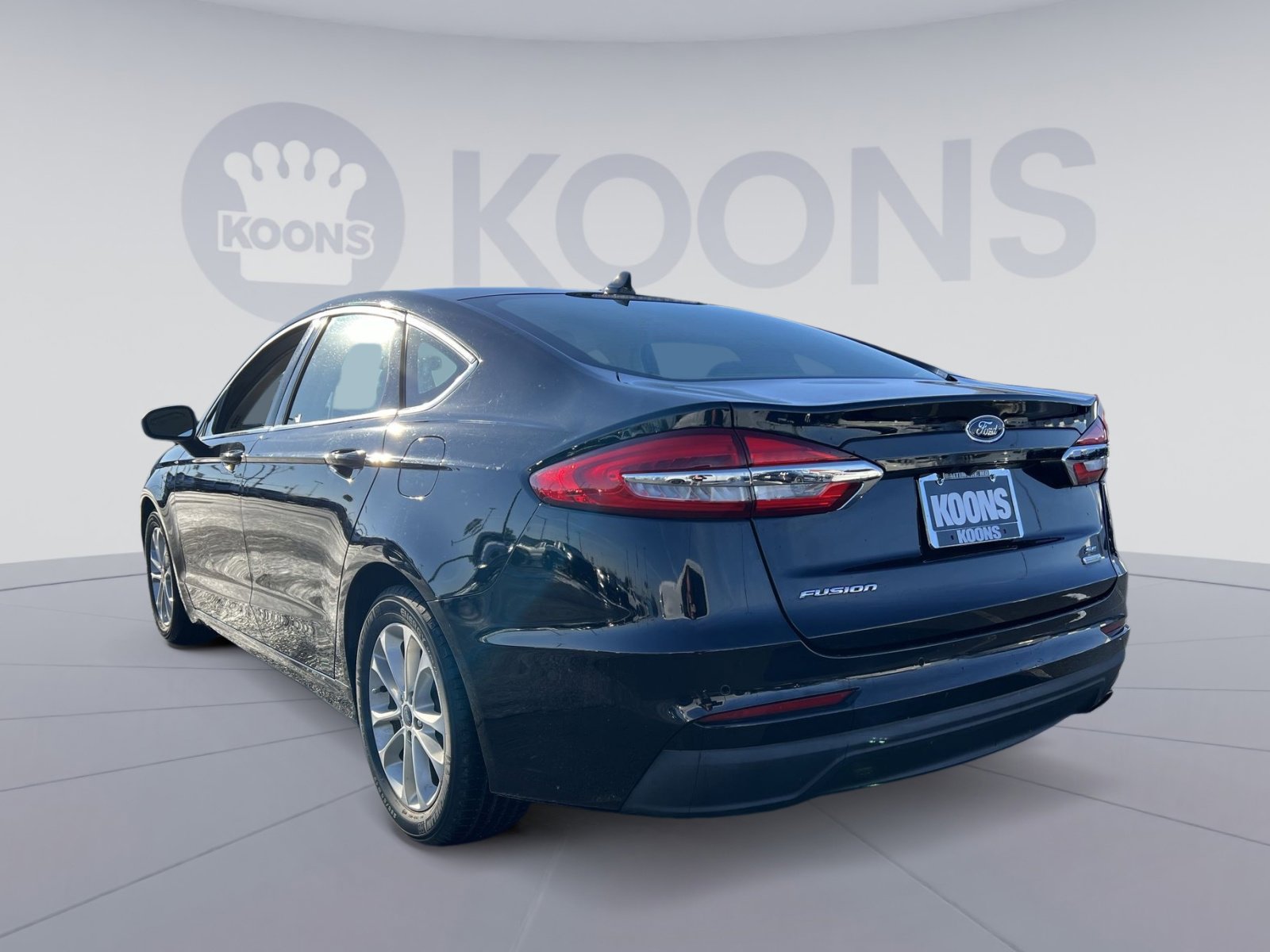 Used 2020 Ford Fusion SE image 4