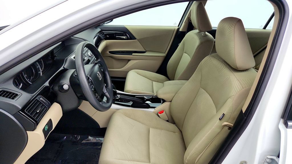 Used 2017 Honda Accord LX image 19