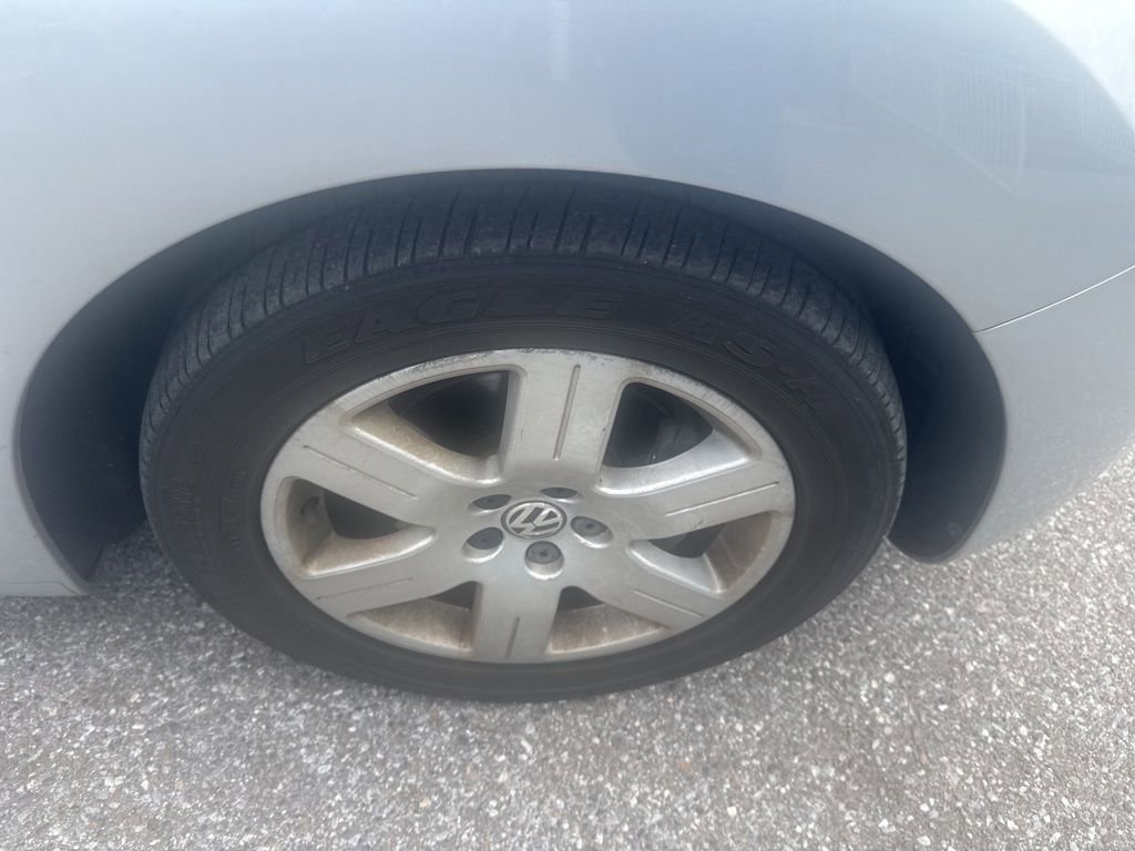 Used 2007 Volkswagen Beetle Coupe w/ Package 1 image 8