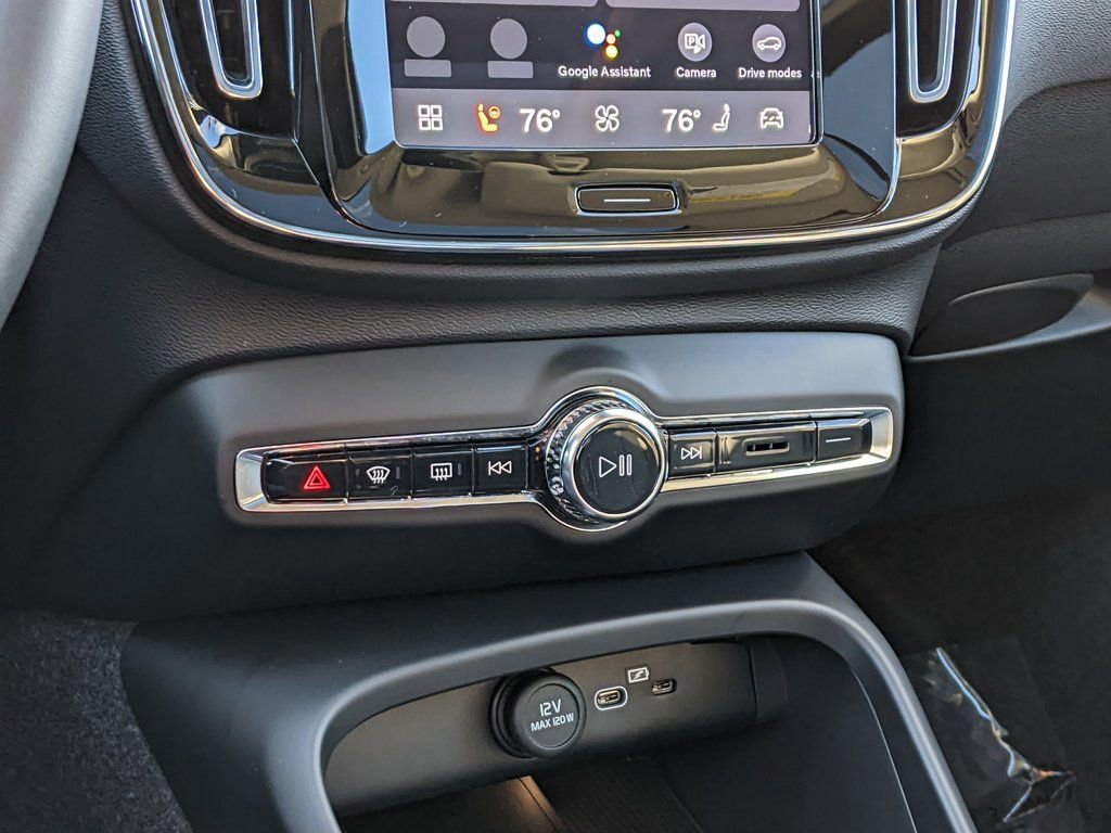 Certified 2026 Volvo XC40 B5 Plus w/ Protection Package Premier image 18