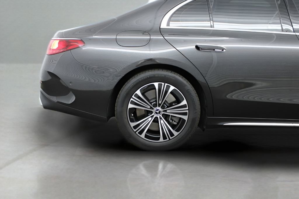 Used 2025 Mercedes-Benz E 450 4MATIC Sedan image 14