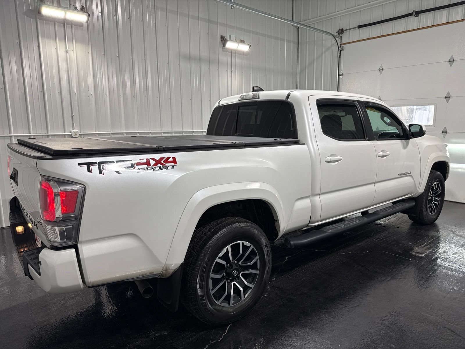 Used 2023 Toyota Tacoma TRD Sport w/ TRD Premium Sport Package AWD/4WD image 3
