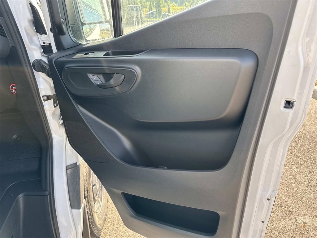 New 2025 Mercedes-Benz Sprinter 2500 image 11