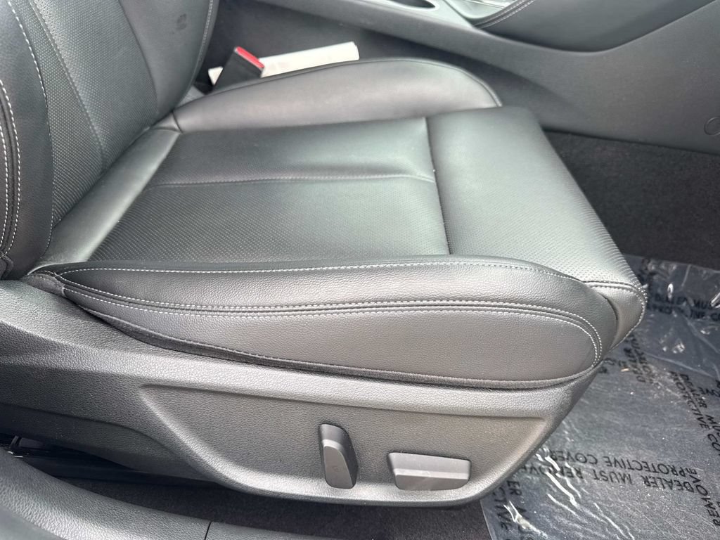 Used 2023 Genesis G70 2.0T RWD image 13