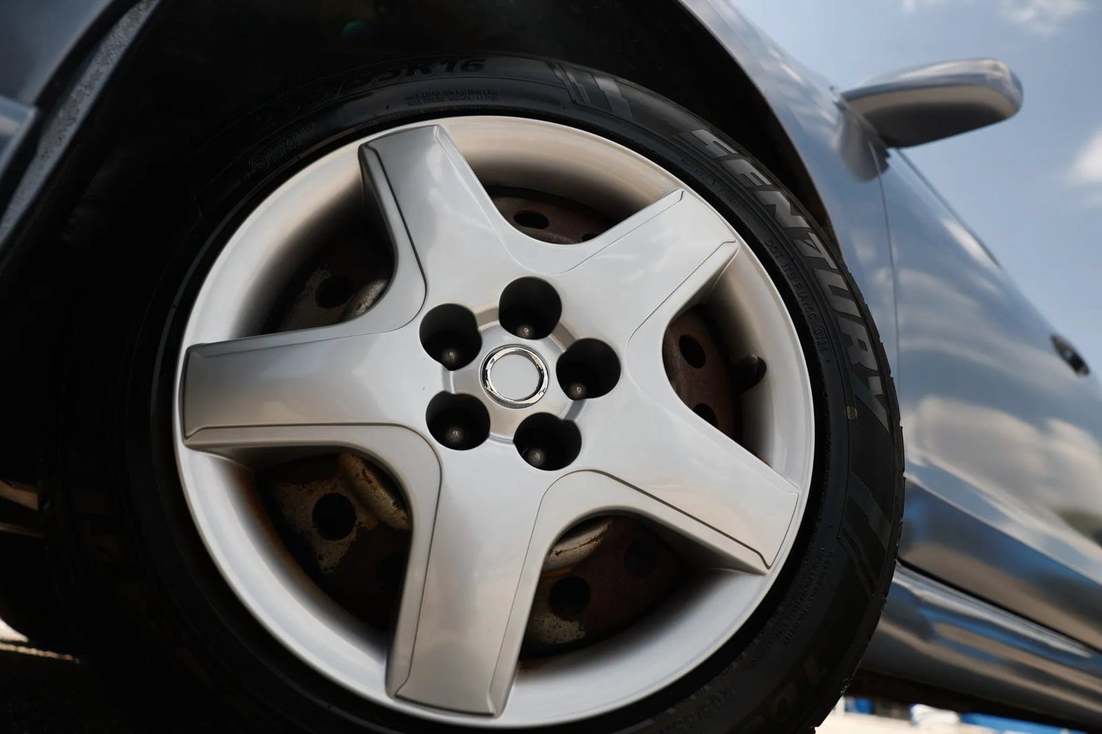 Used 2004 Toyota Matrix XR FWD image 27