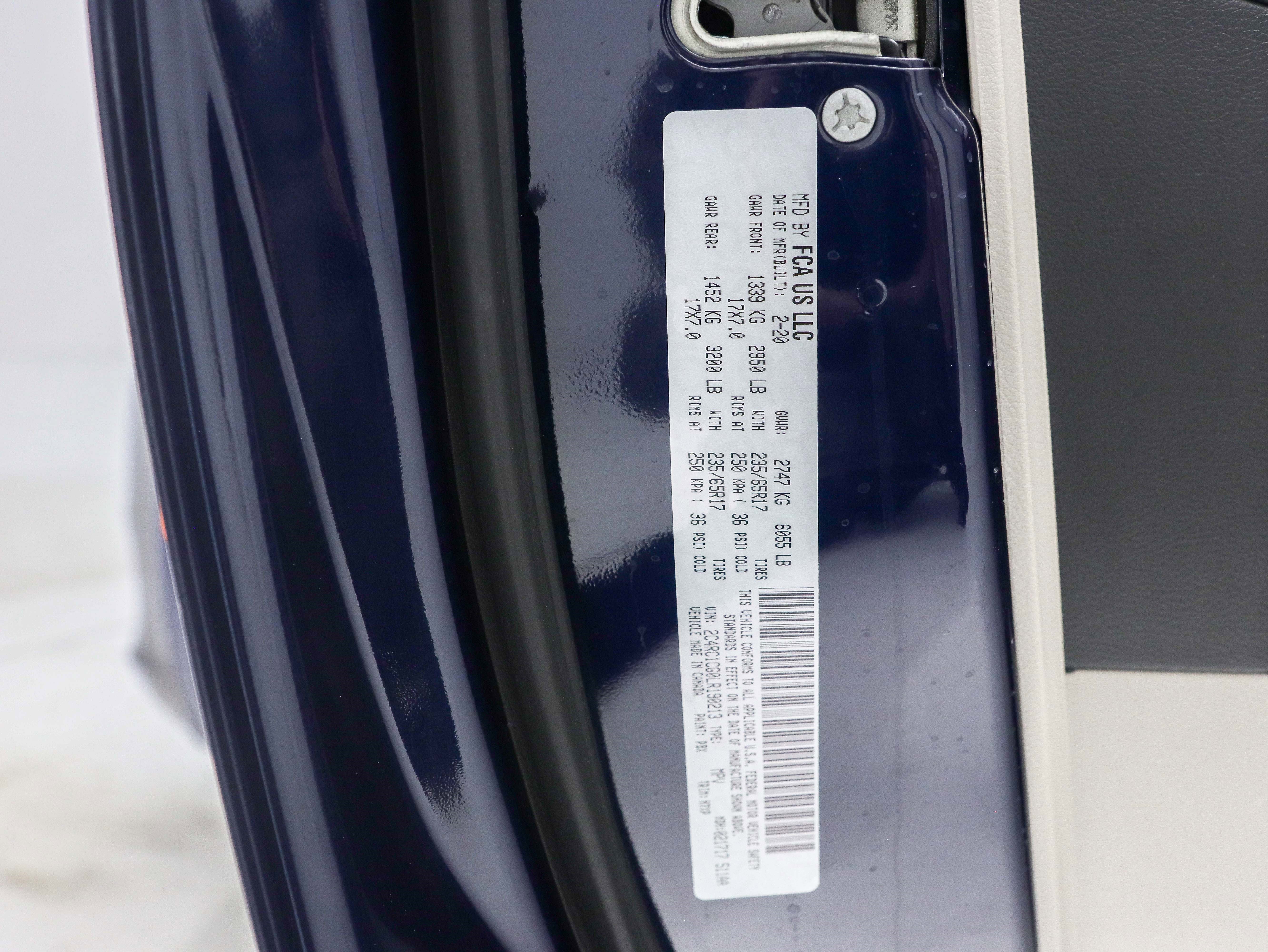 Used 2020 Chrysler Voyager LX image 36